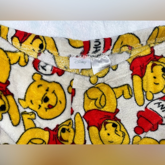Disney| Winnie the Pooh Fuzzy Pajama Set | Medium - Picture 6 of 6